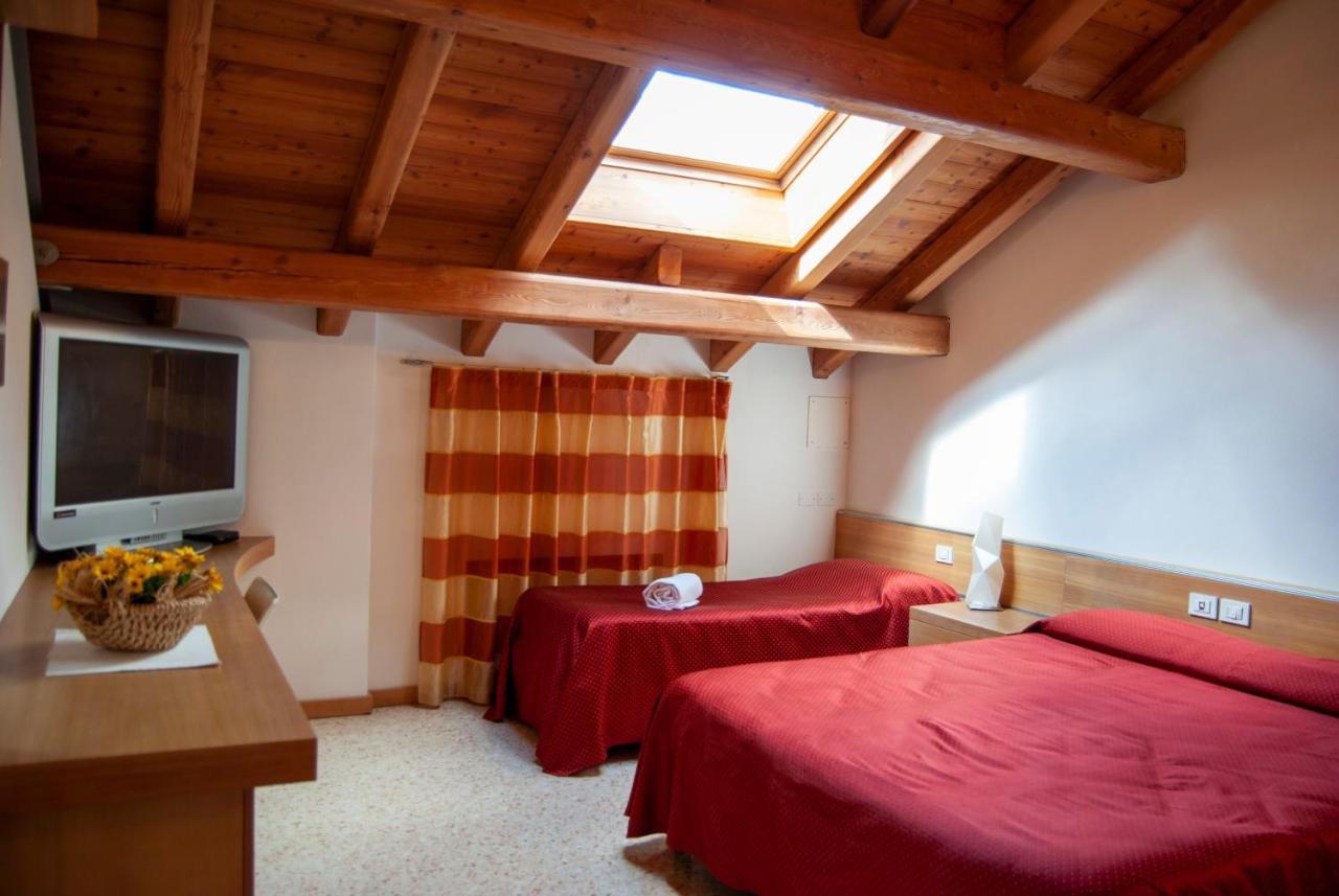 Agriturismo Antico Splendore Villa Pullir Esterno foto